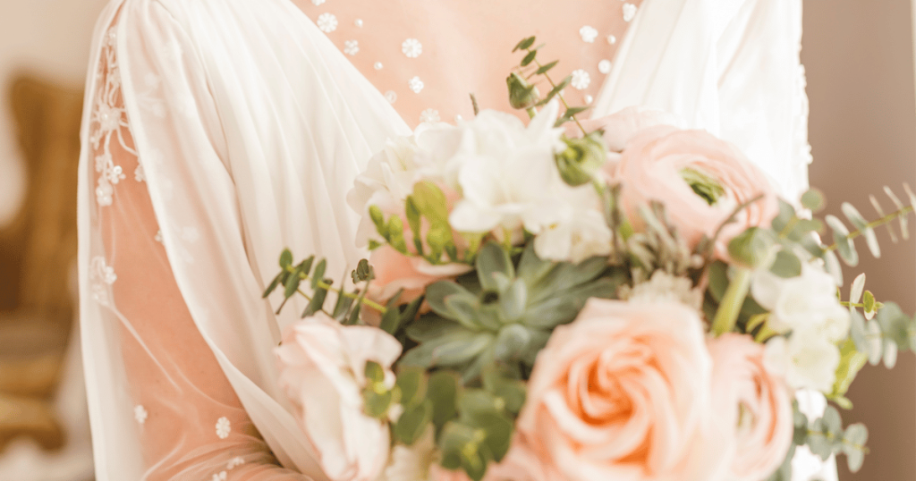 想订婚礼花束？看看花艺师的真实建议和雷点避坑指南