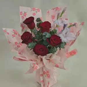 Blushing Crimson 5 Roses Bouquet