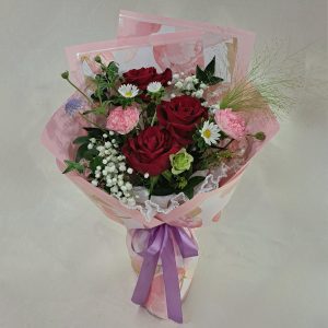 Léa Rose Charm Bouquet
