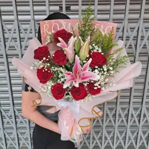 Romantic Crimson Lily & 8 Roses Bouquet